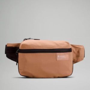 New no tags Lululemon cleans lines belt bag dusty clay and graphite